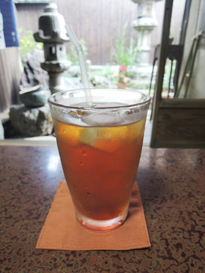 京都・宮川町の町家cafe　ろじうさぎ